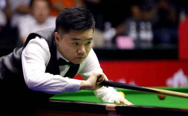 芝加哥小熊在 2017 年白宫行接受奥巴马接见，感谢其对芝加哥的贡献