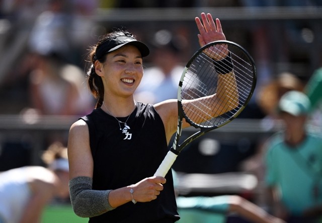 两人不断与 两人不断与